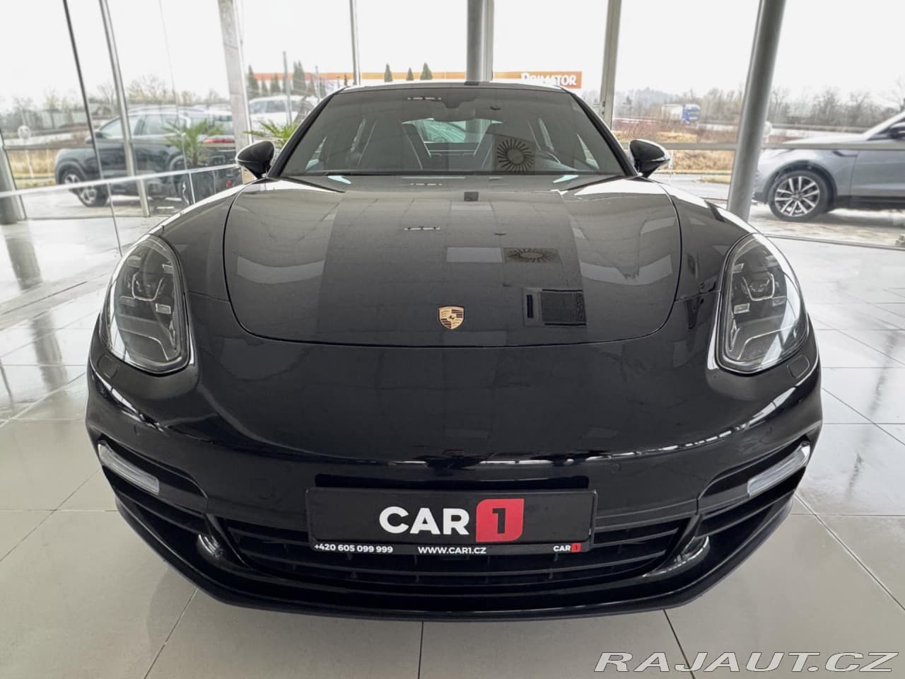 2017 Porsche Panamera - 3