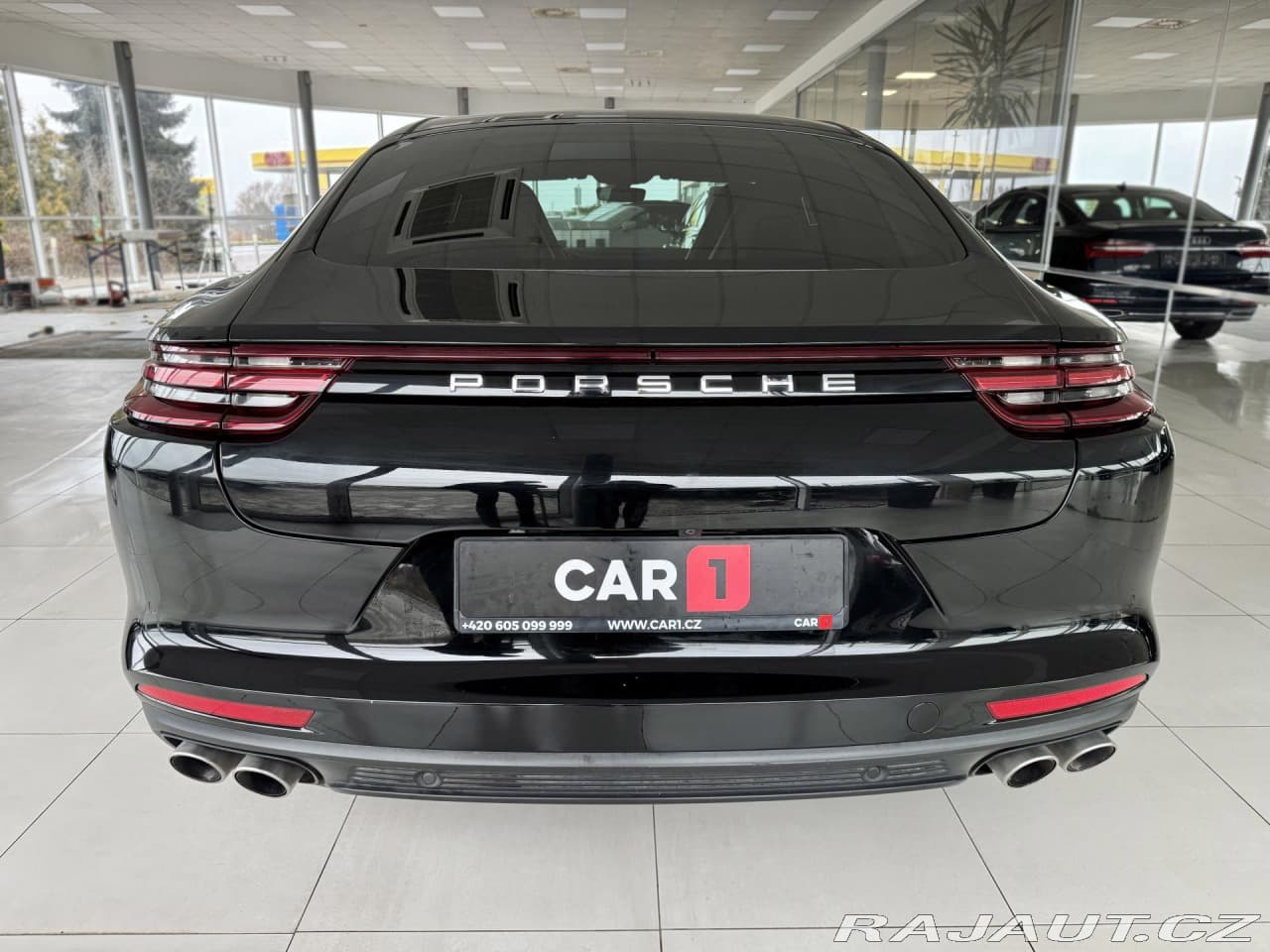 2017 Porsche Panamera - 6