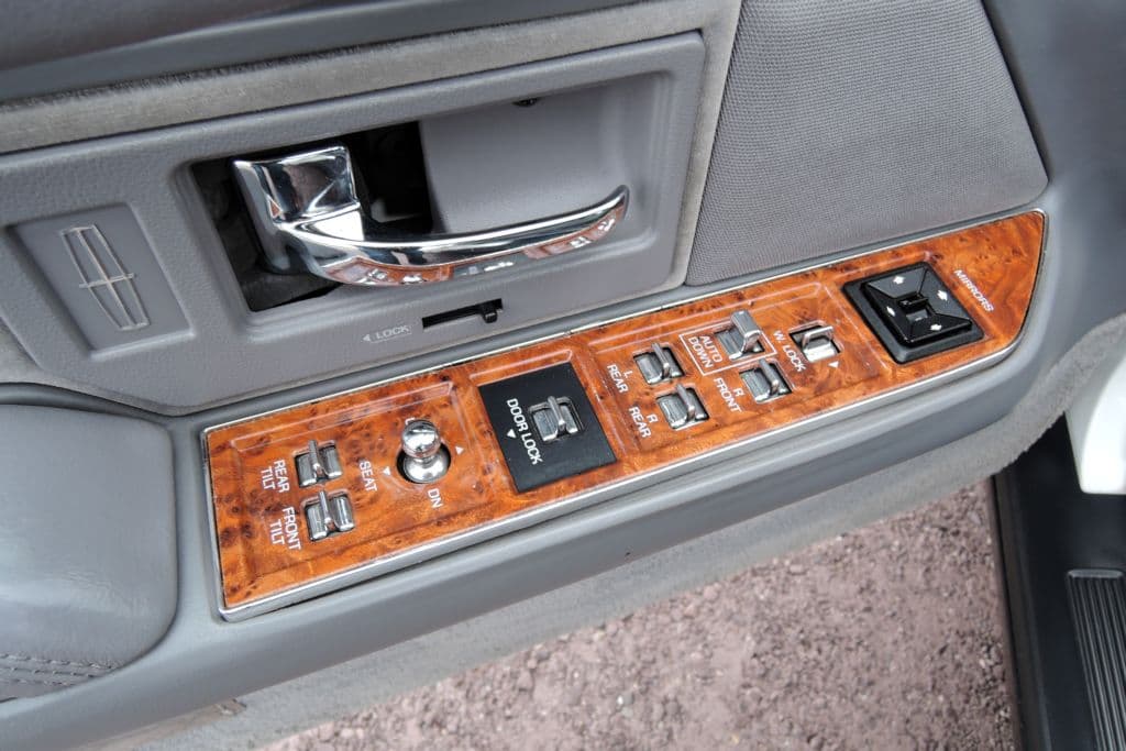 1993 Lincoln Ostatní - 8