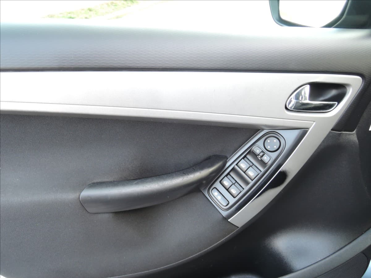 2012 Citroen C4 - 10