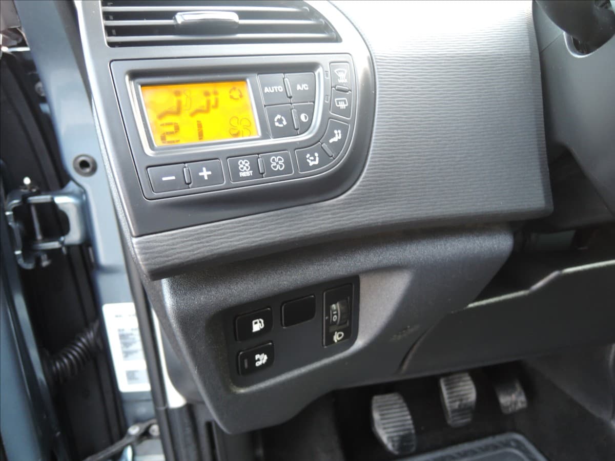 2012 Citroen C4 - 11