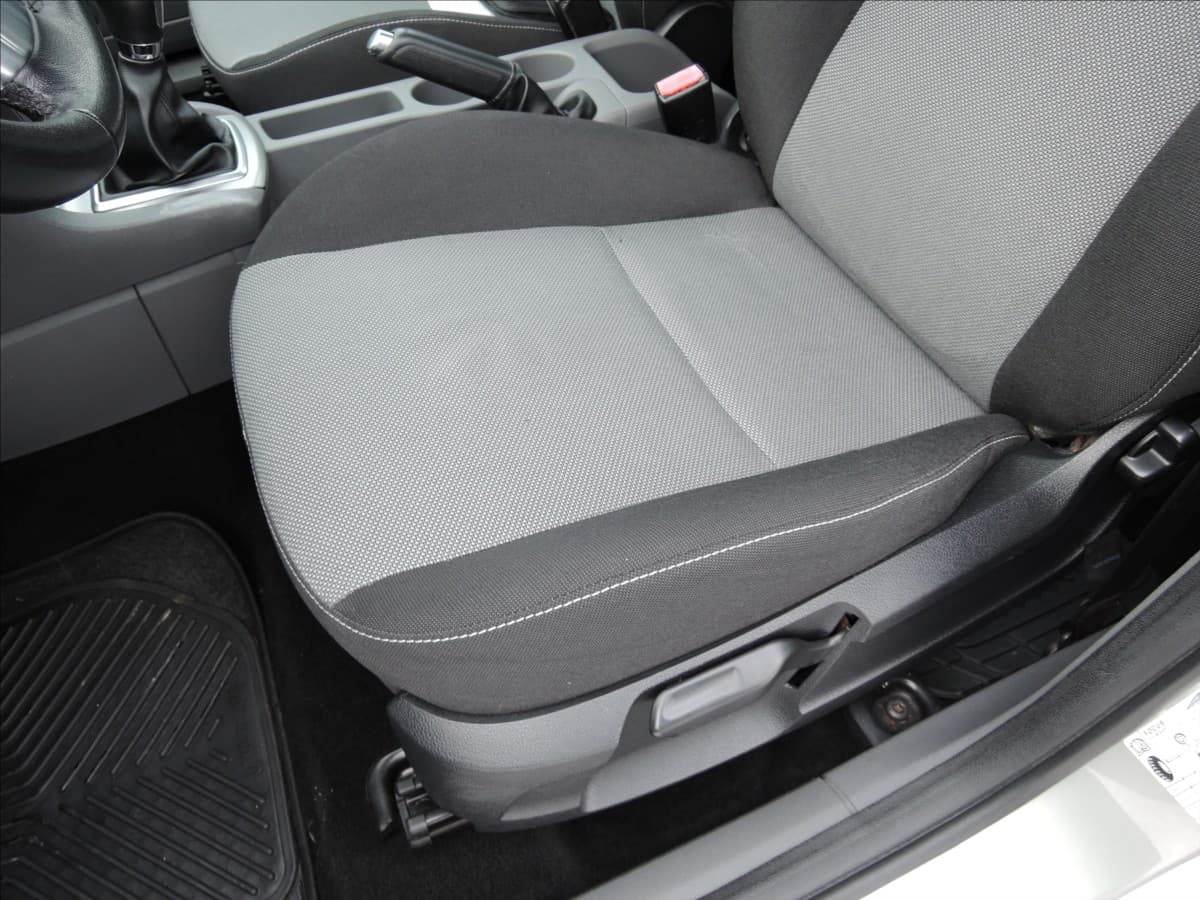 2010 Ford Focus - 11