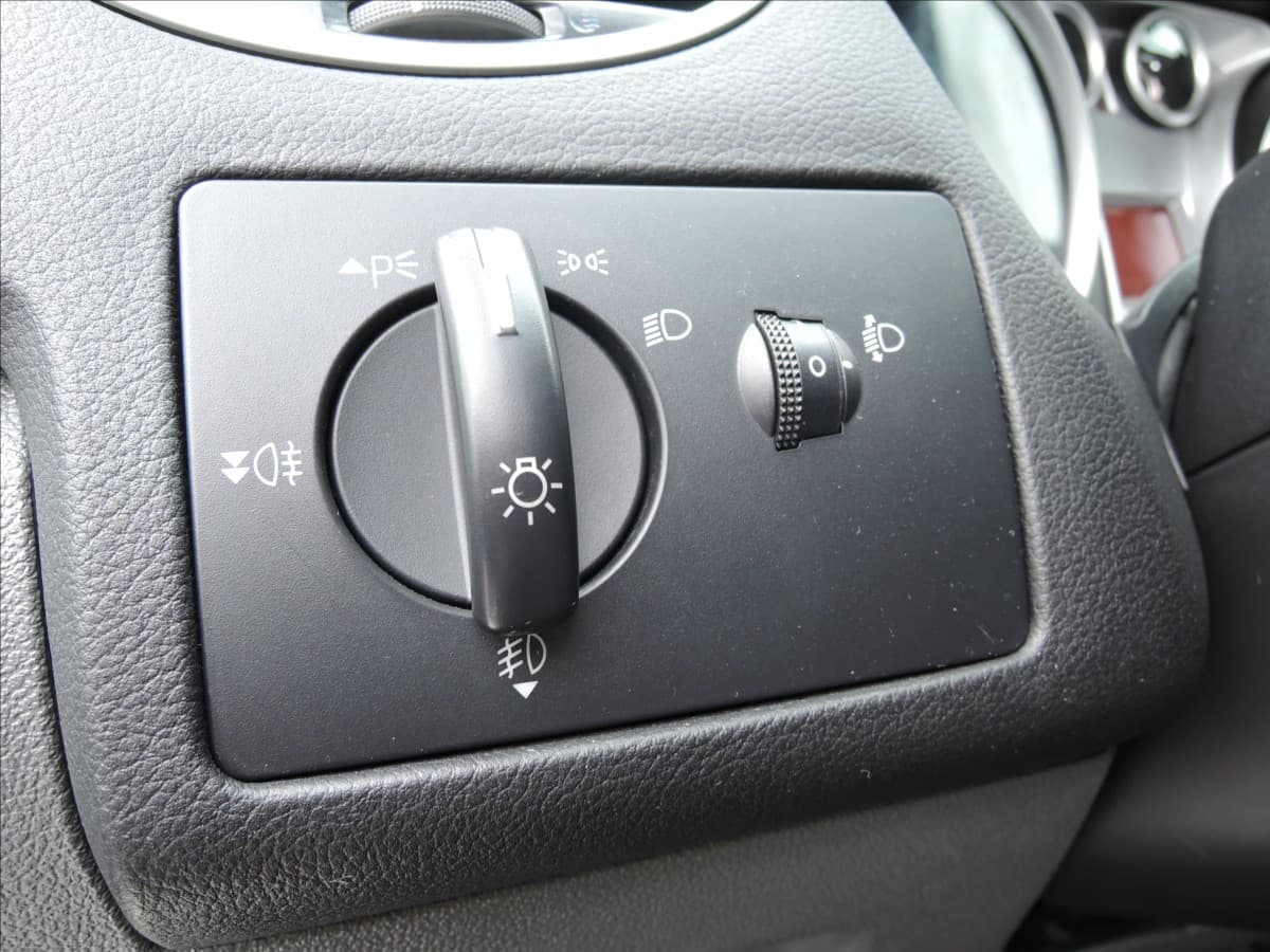 2010 Ford Focus - 12