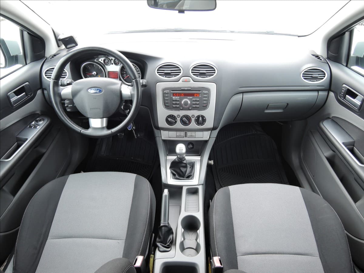 2010 Ford Focus - 13