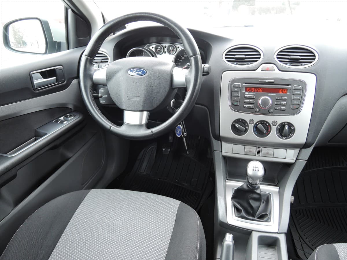 2010 Ford Focus - 14