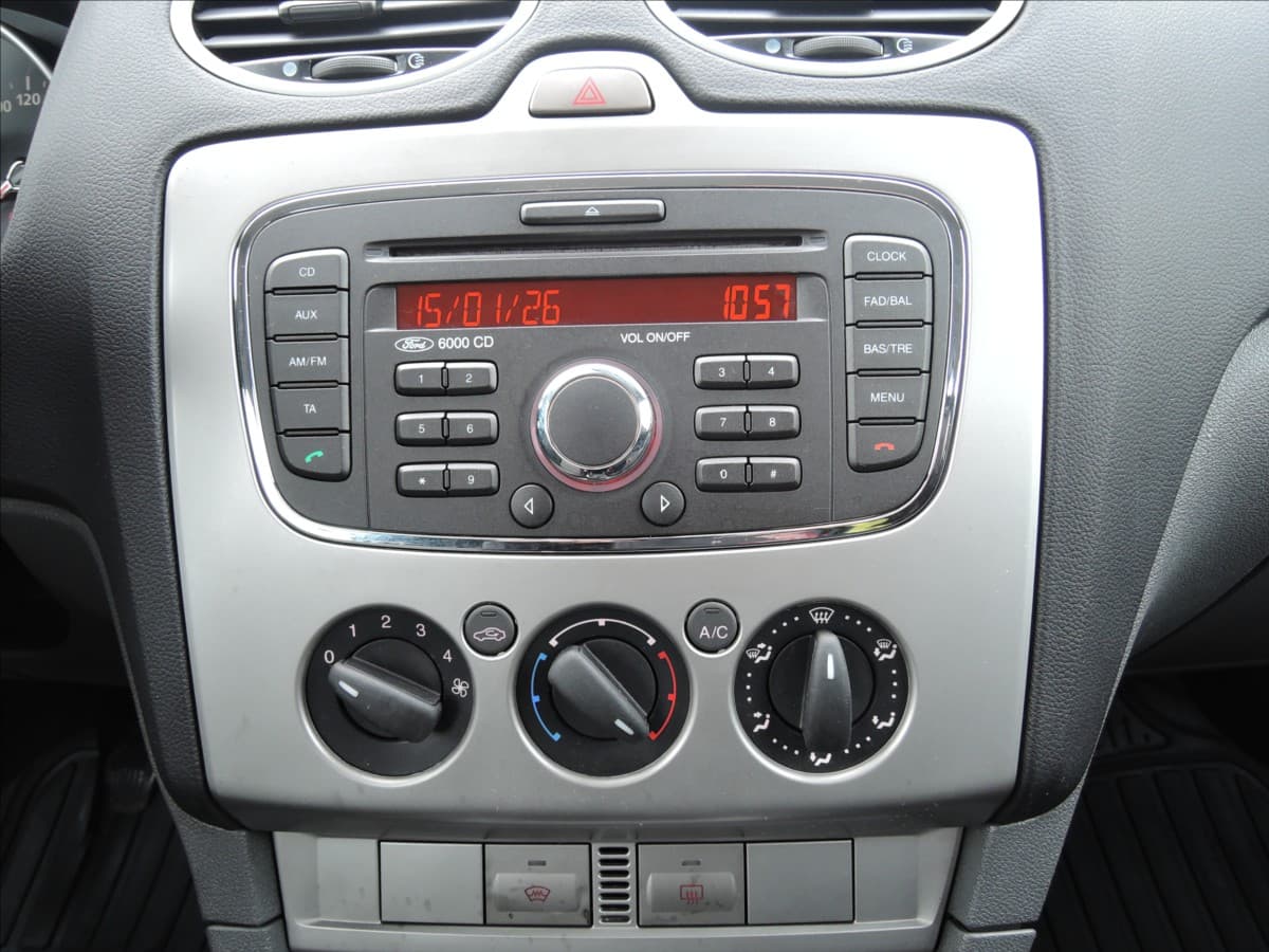 2010 Ford Focus - 16