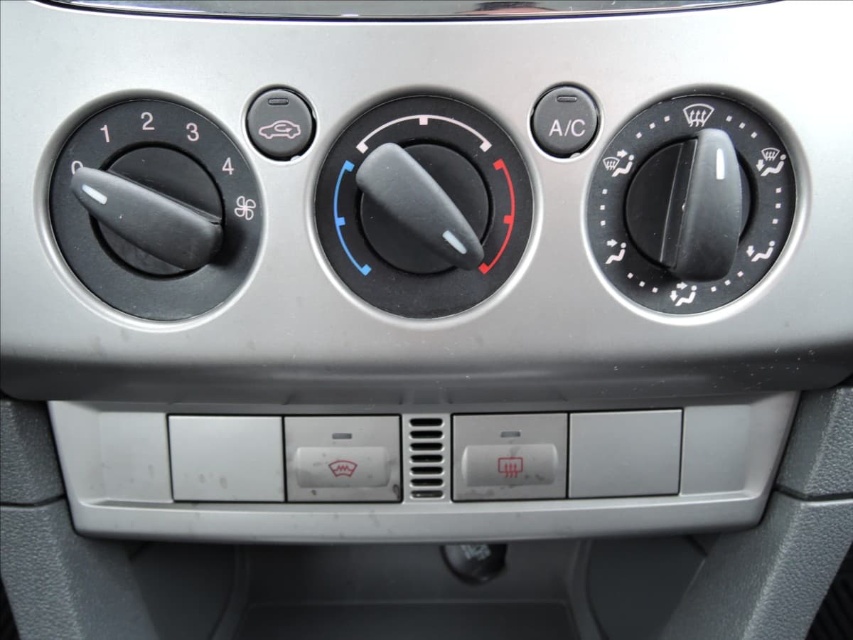 2010 Ford Focus - 18