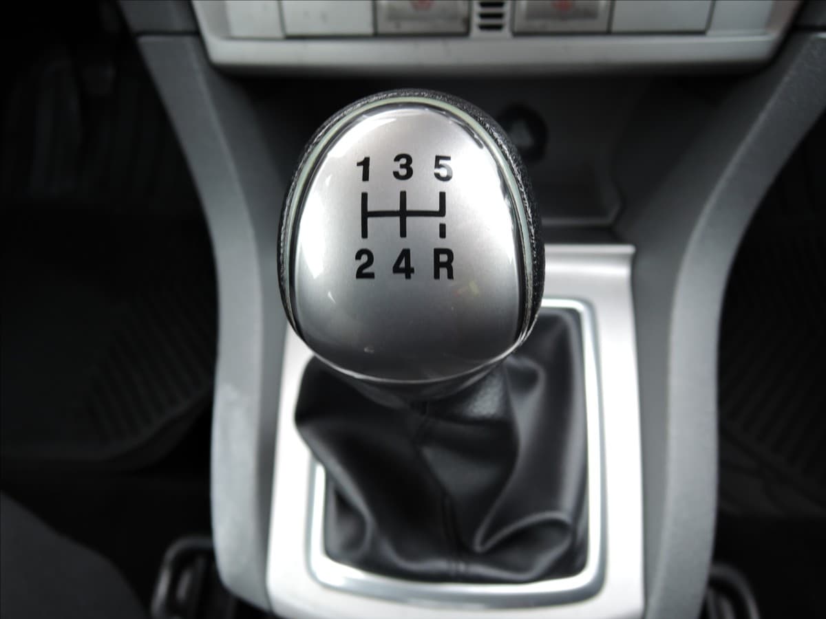 2010 Ford Focus - 19