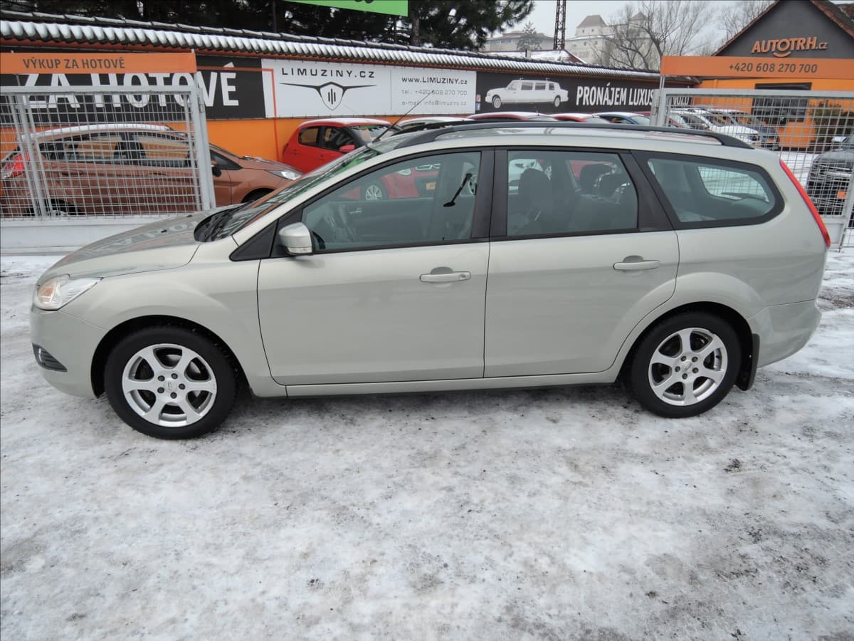 2010 Ford Focus - 4