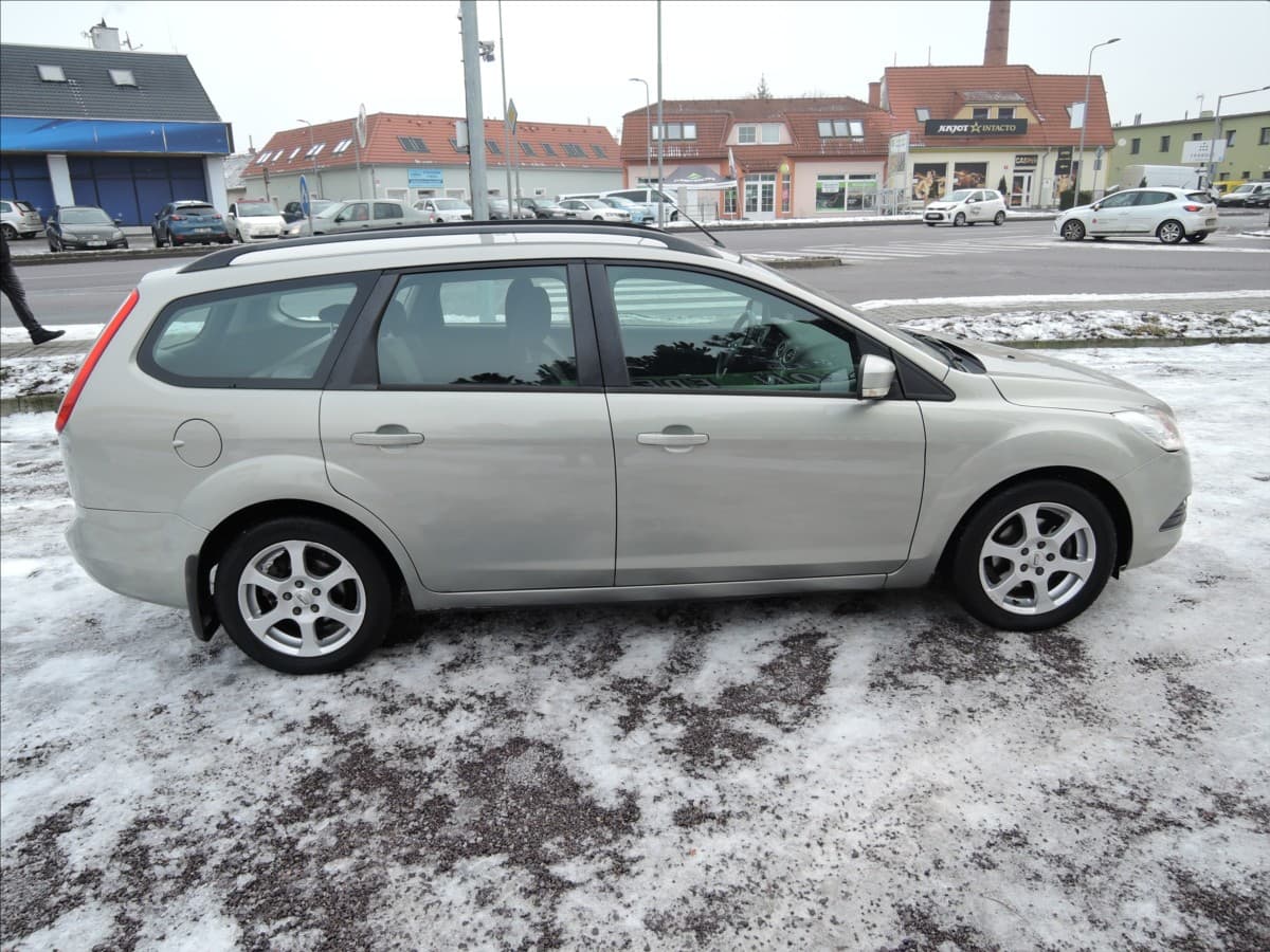 2010 Ford Focus - 5