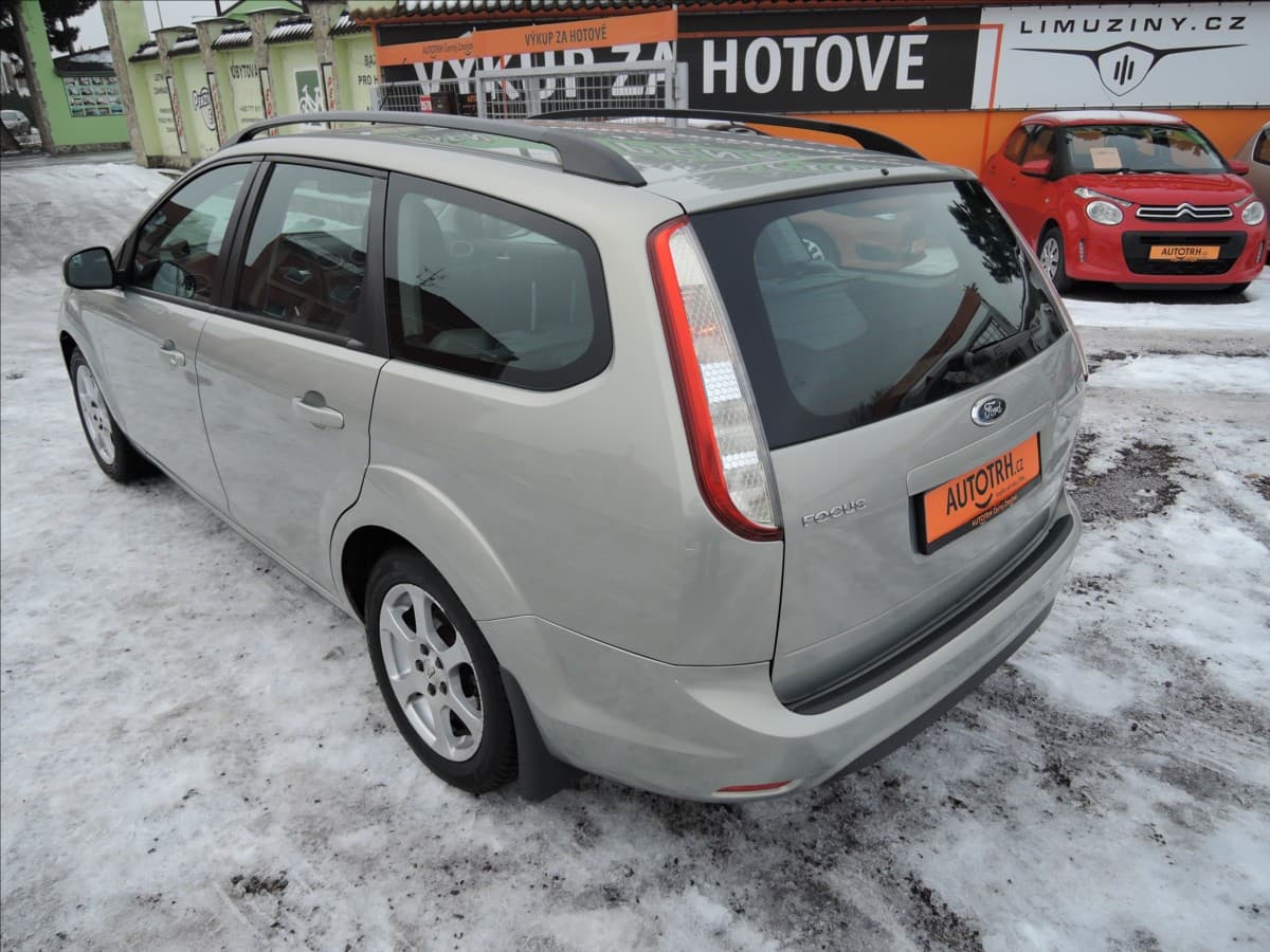 2010 Ford Focus - 7
