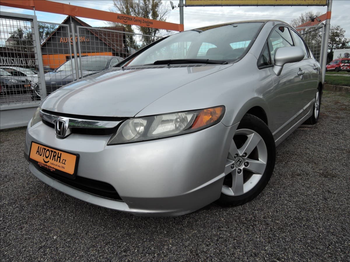Honda Civic 1,8 i-VTEC Aut. Šíbr