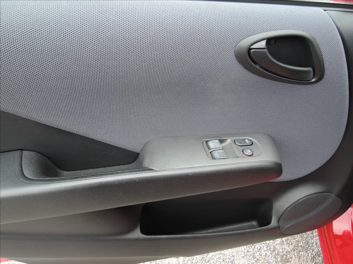 2005 Honda Jazz - 10