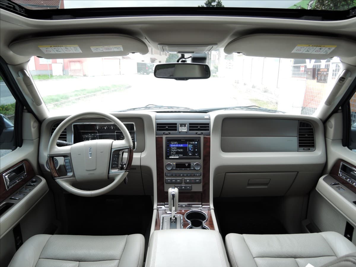 2014 Lincoln Navigator - 13