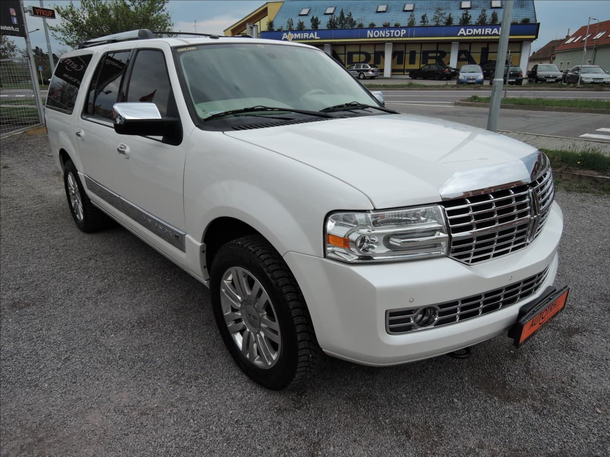 2014 Lincoln Navigator - 2
