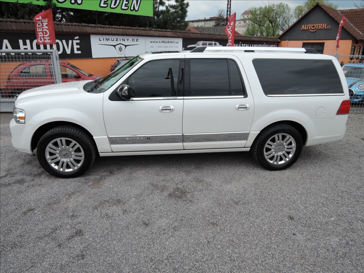 2014 Lincoln Navigator - 4