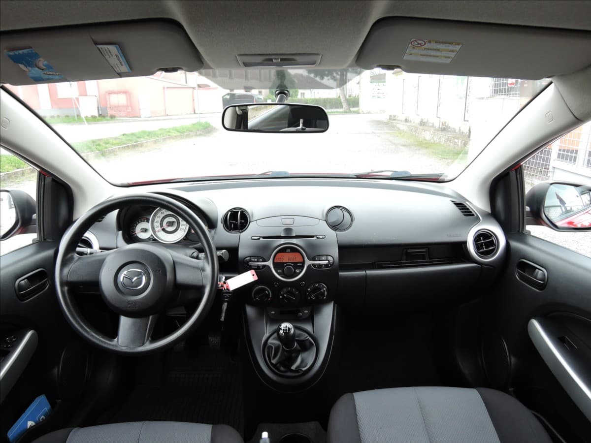 2009 Mazda 2 - 12