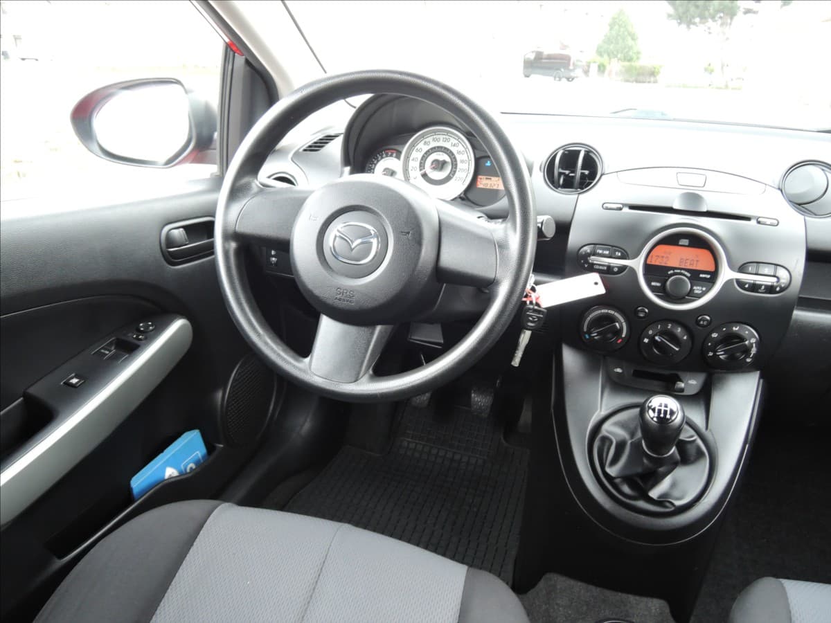 2009 Mazda 2 - 13