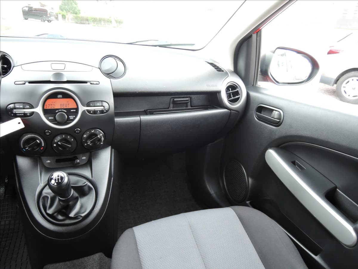 2009 Mazda 2 - 14