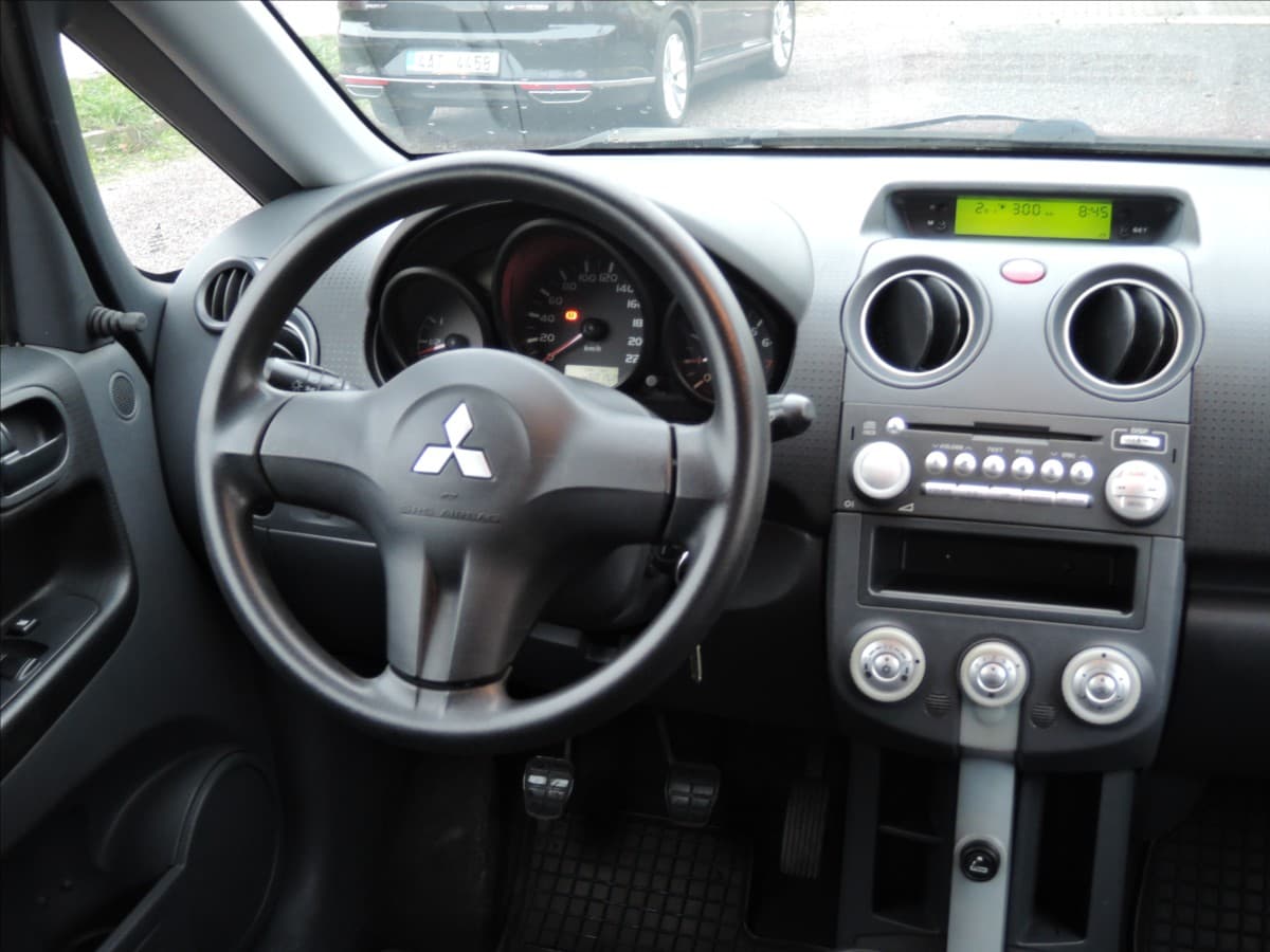 2007 Mitsubishi Colt - 13