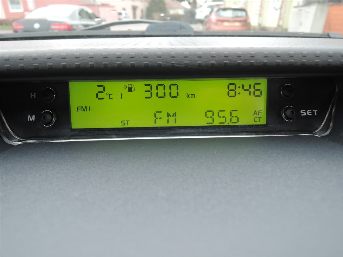 2007 Mitsubishi Colt - 16