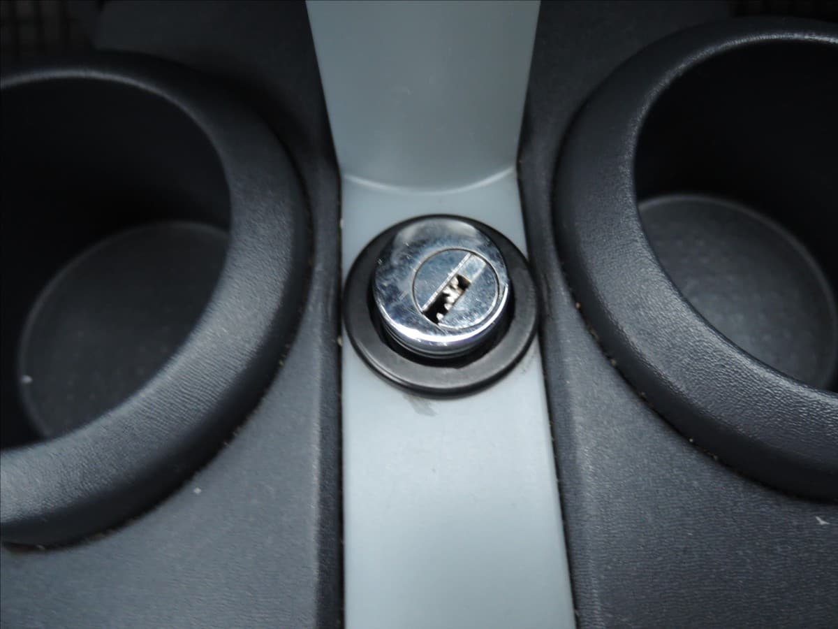 2007 Mitsubishi Colt - 19