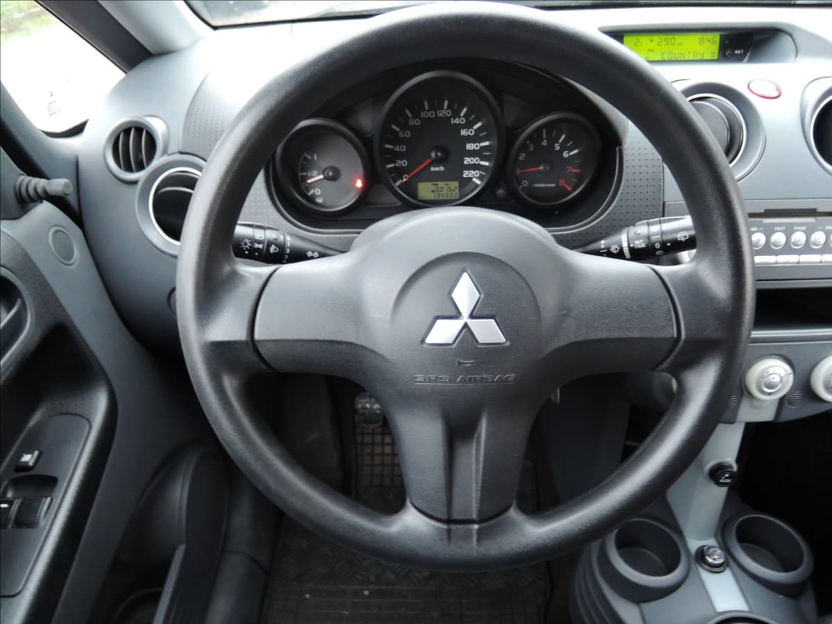 2007 Mitsubishi Colt - 20