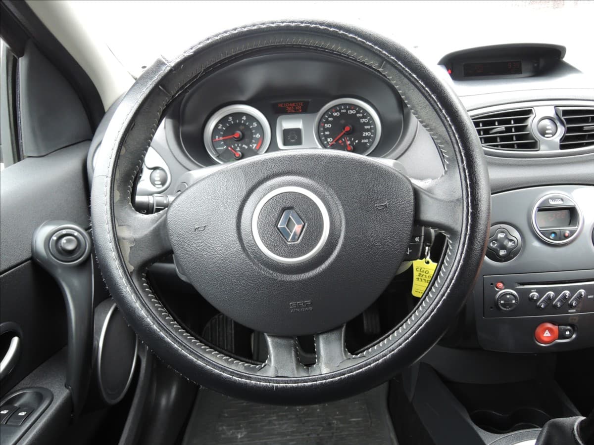 2007 Renault Clio - 17