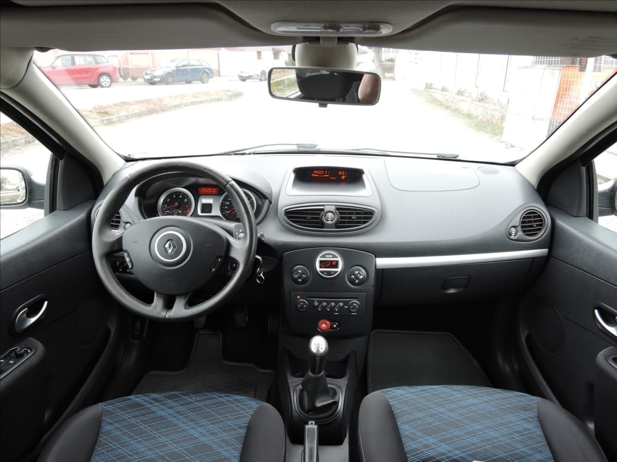 2009 Renault Clio - 12