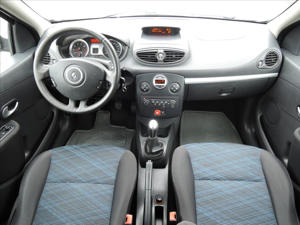 2009 Renault Clio - 13