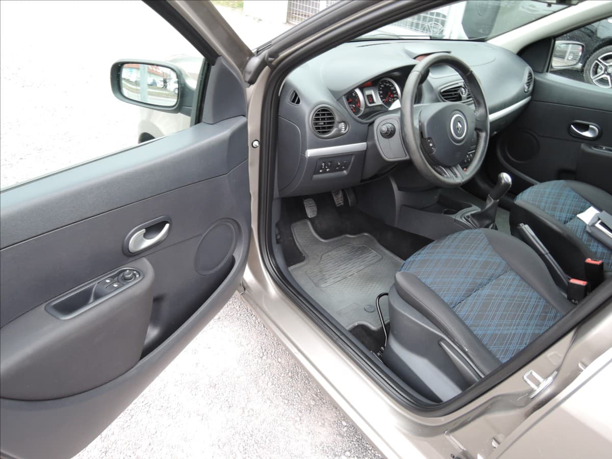 2009 Renault Clio - 7