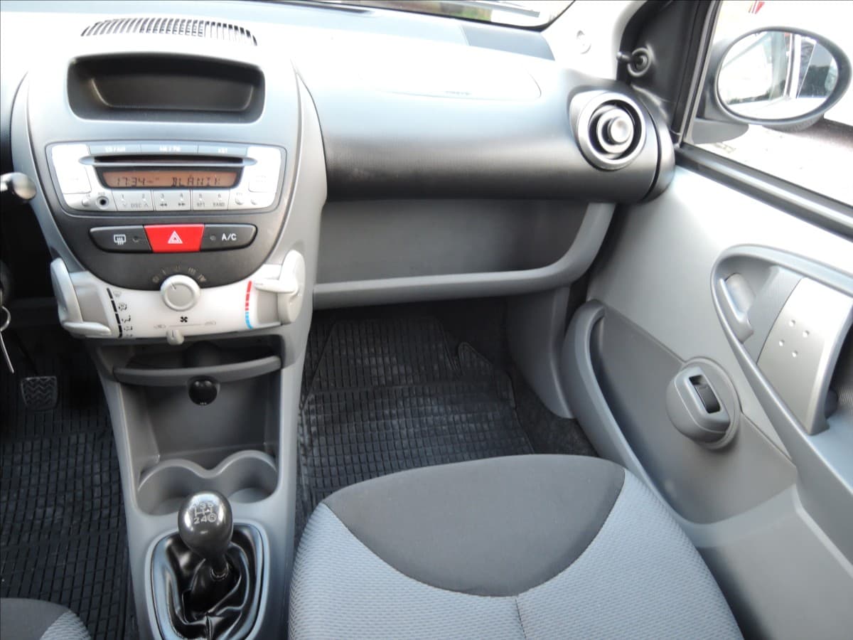 2006 Toyota Aygo - 13