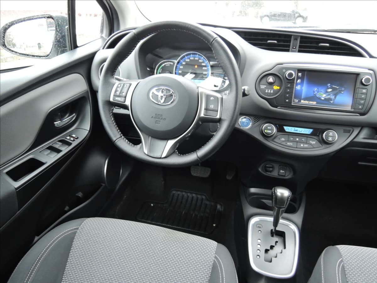 2014 Toyota Yaris - 14