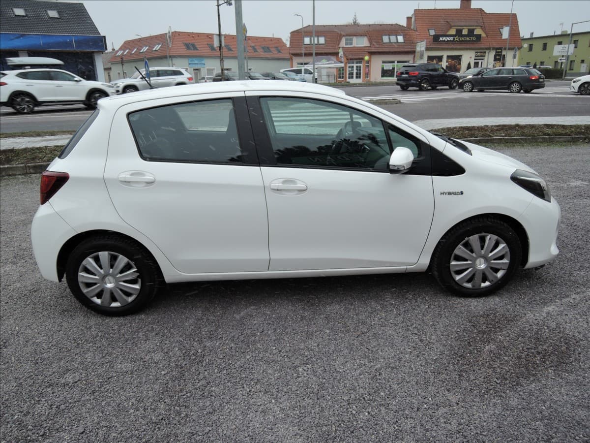 2014 Toyota Yaris - 5