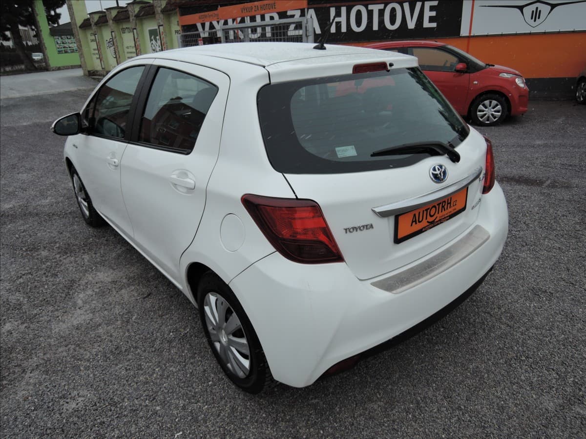 2014 Toyota Yaris - 7