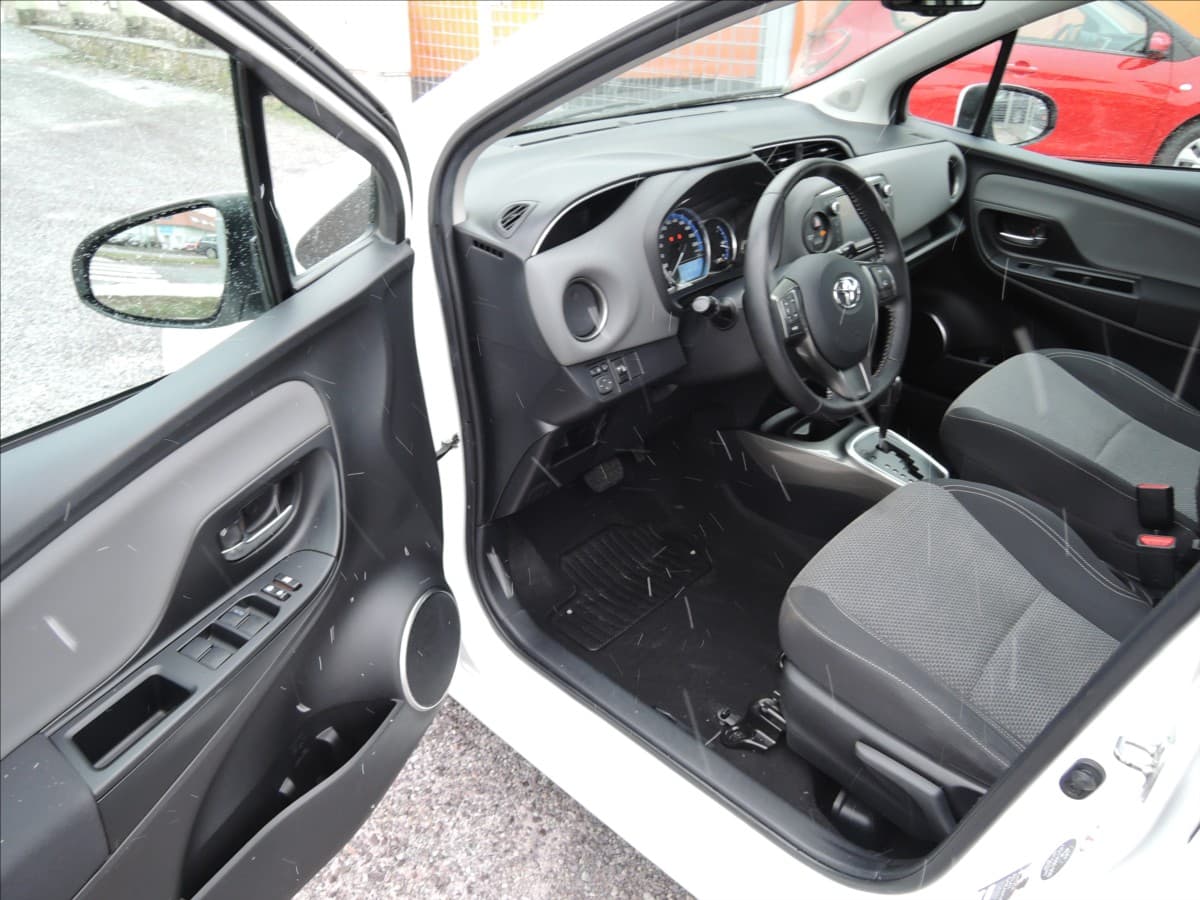2014 Toyota Yaris - 8