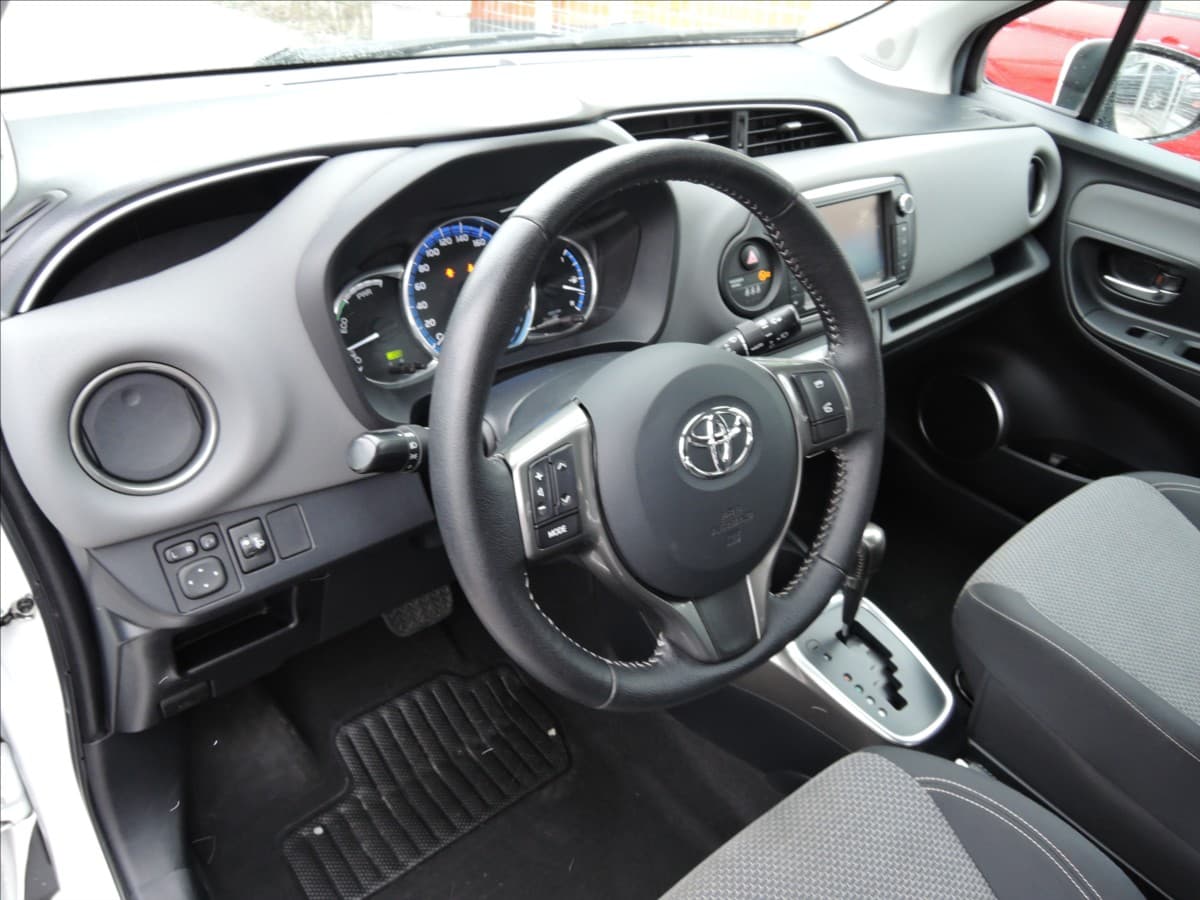 2014 Toyota Yaris - 9