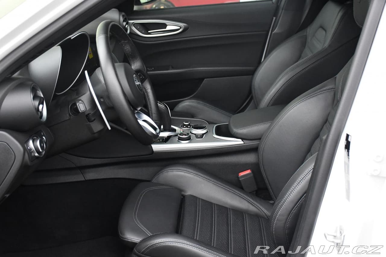 2024 Alfa Romeo Giulia - 14