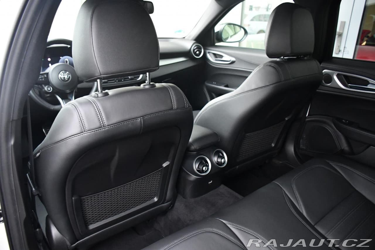 2024 Alfa Romeo Giulia - 18