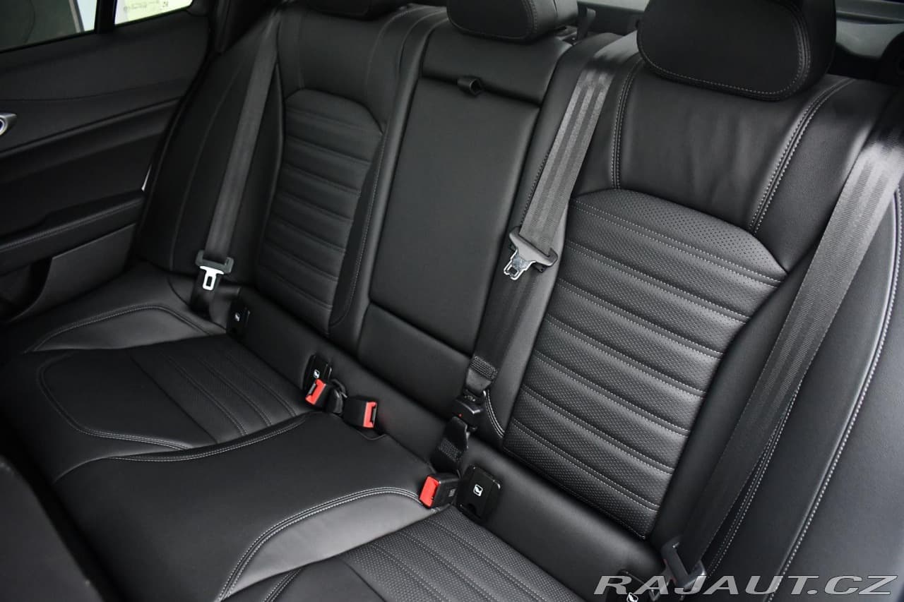 2024 Alfa Romeo Giulia - 19