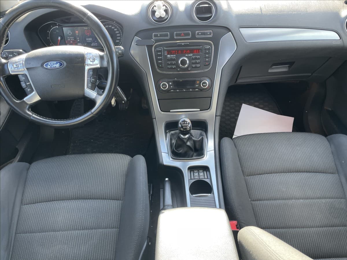 2012 Ford Mondeo - 12