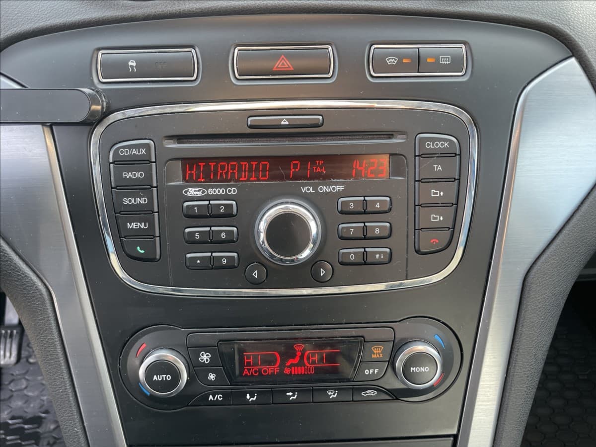 2012 Ford Mondeo - 16