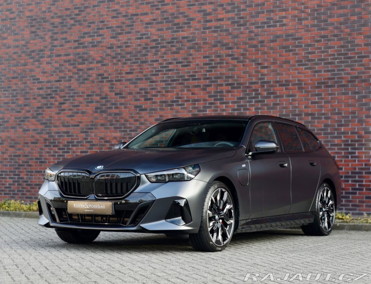 2025 BMW 5-Series - 14