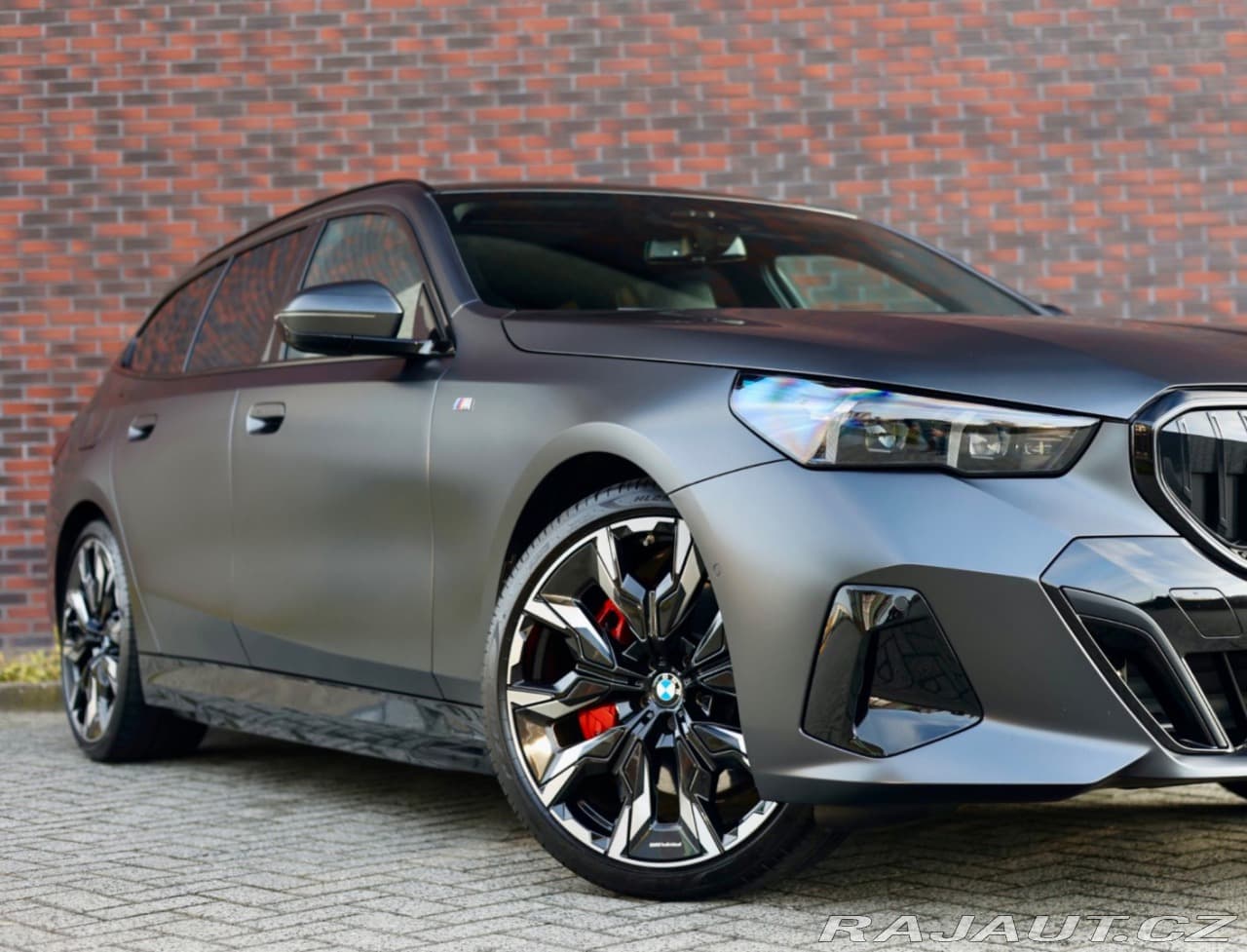 2025 BMW 5-Series - 3