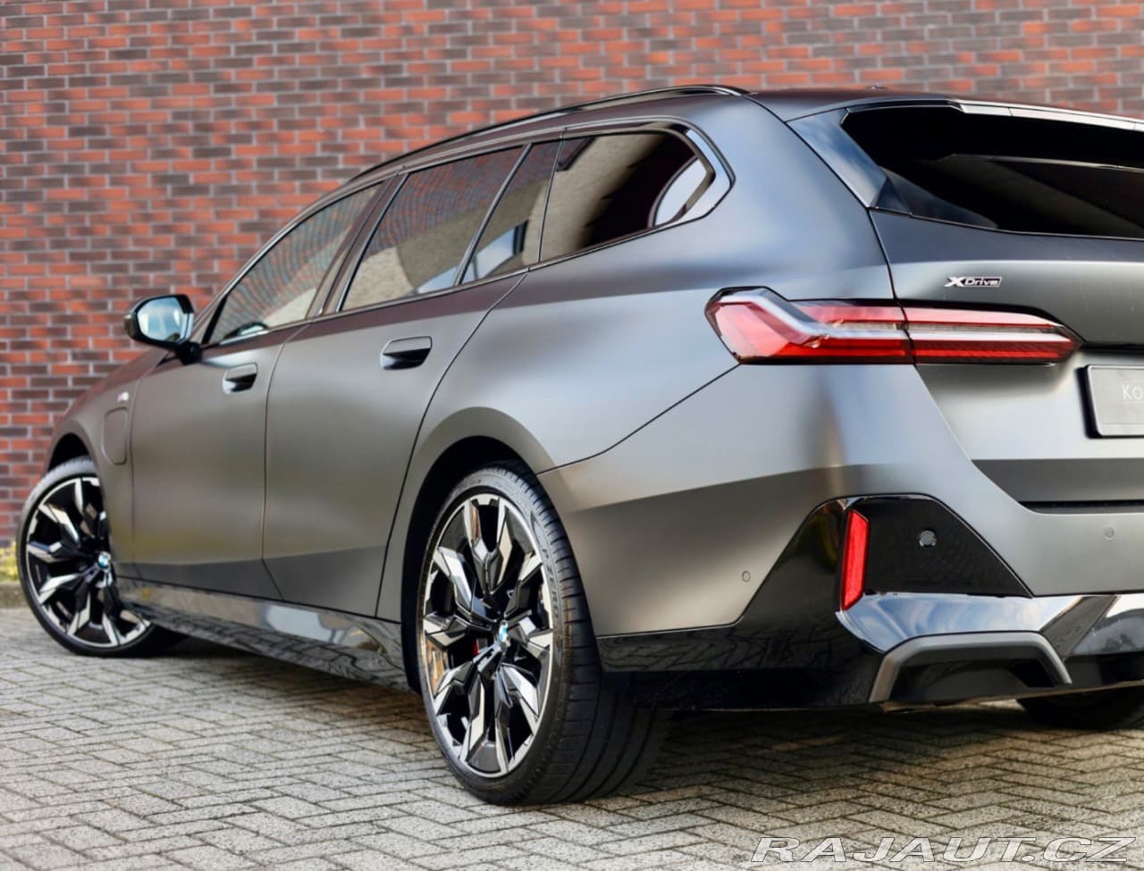 2025 BMW 5-Series - 5