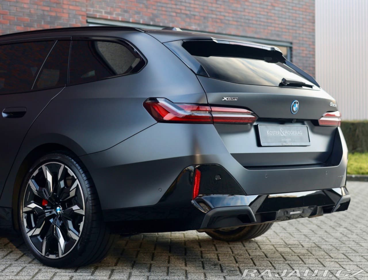 2025 BMW 5-Series - 8