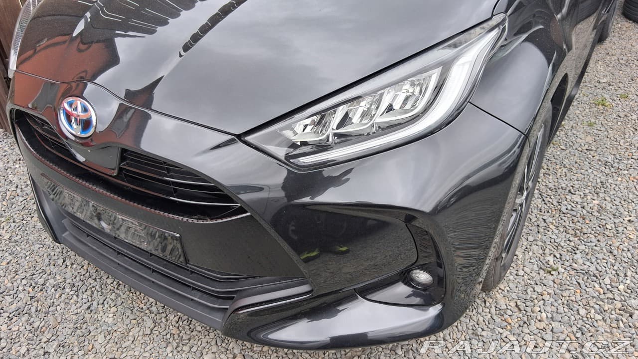 2023 Toyota Yaris - 14