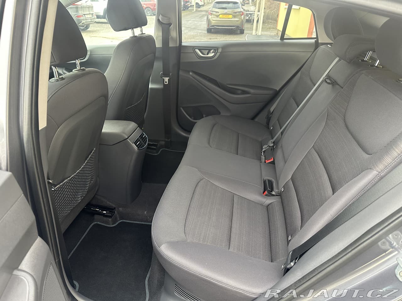 2018 Hyundai Ioniq - 10