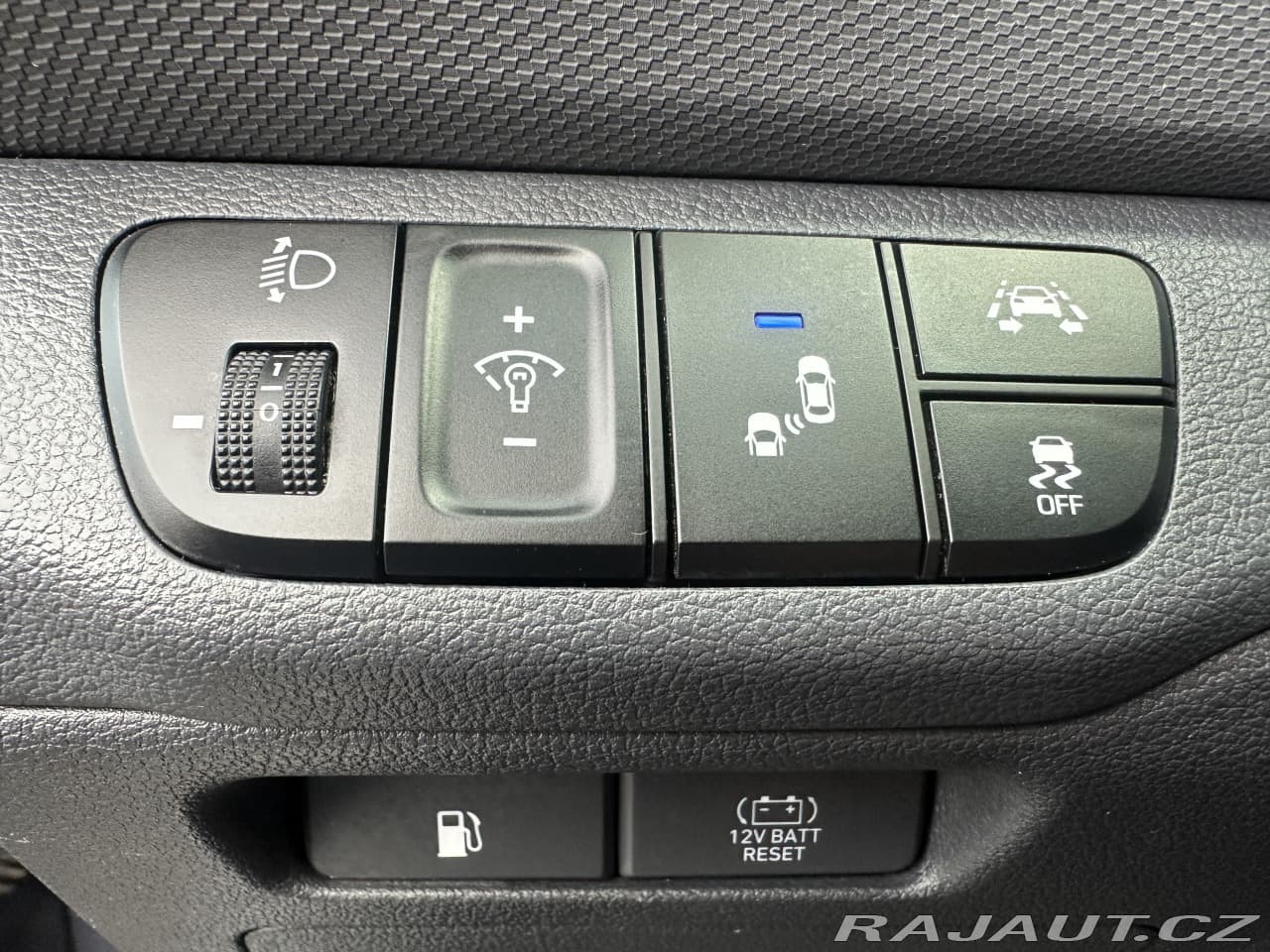 2018 Hyundai Ioniq - 13