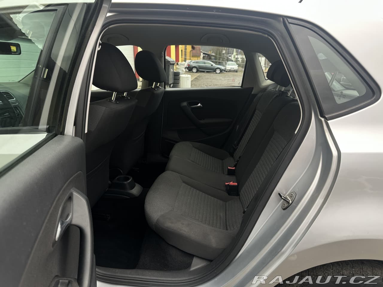 2010 Volkswagen Polo - 12